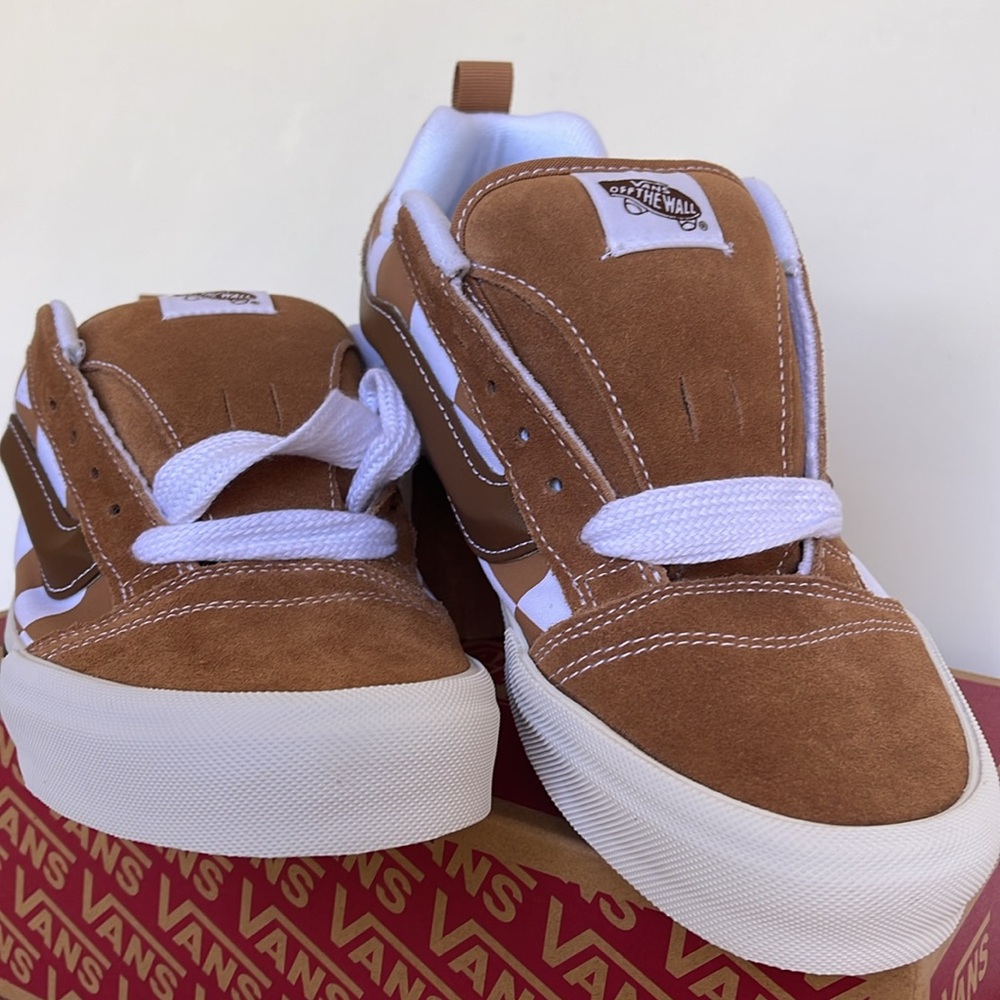 Vans Men’s Knu Skool
Mega Check Brown
VN000CRPBRO
Sneakers - Picture 6 of 16